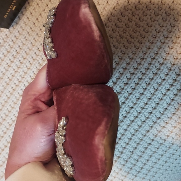 Birdies The Swan Jeweled Raspberry Velvet Mule - Picture 15 of 15